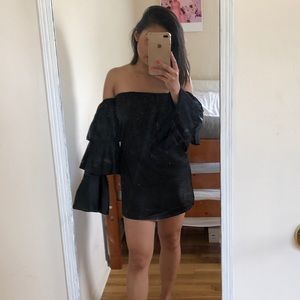Off the shoulder dress (pretty little thing)